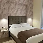 Le Petit Hotell 3*