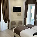 Le Petit Szálloda
