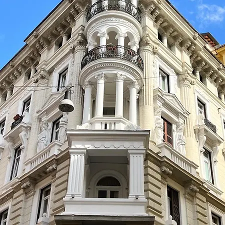 Le Petit Roma