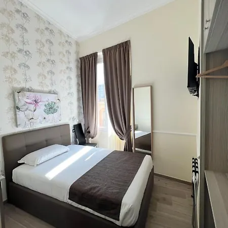 Отель Le Petit