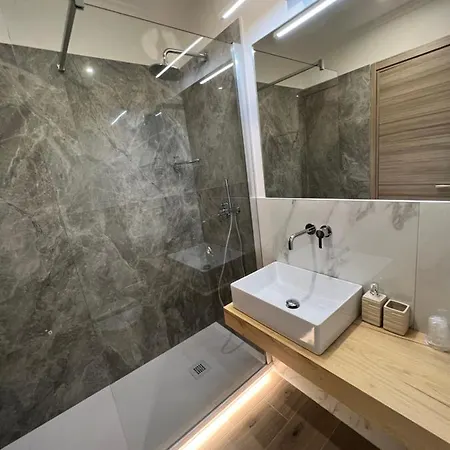 Le Petit 3* Рим
