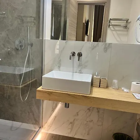 Le Petit 3* Рим