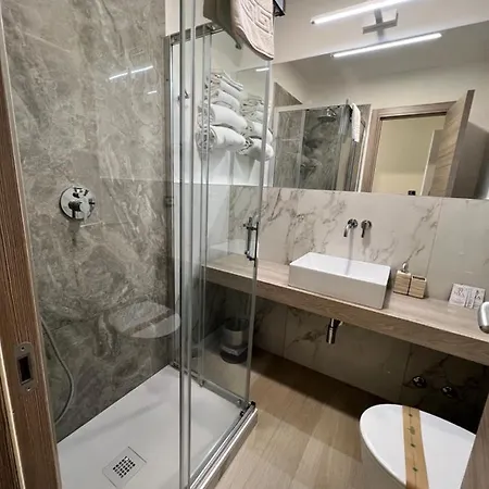 Отель Le Petit 3*