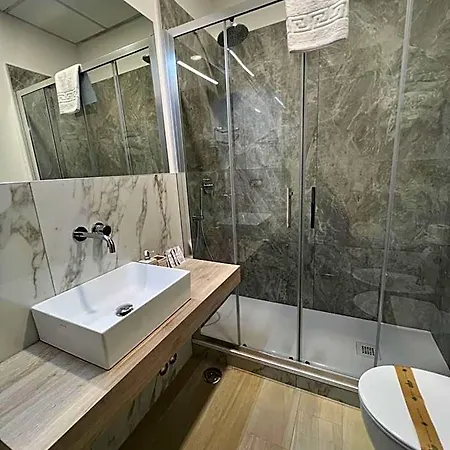 Hotel Le Petit 3*