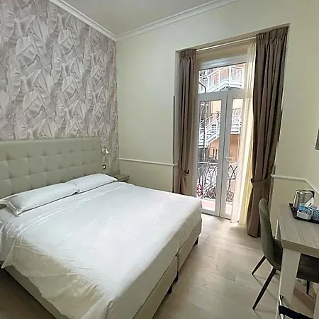 Hotel Le Petit 3*