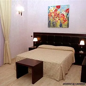 Отель Le Petit